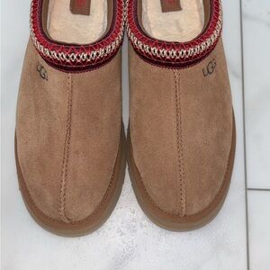 UGG Women's platform Taz slipper